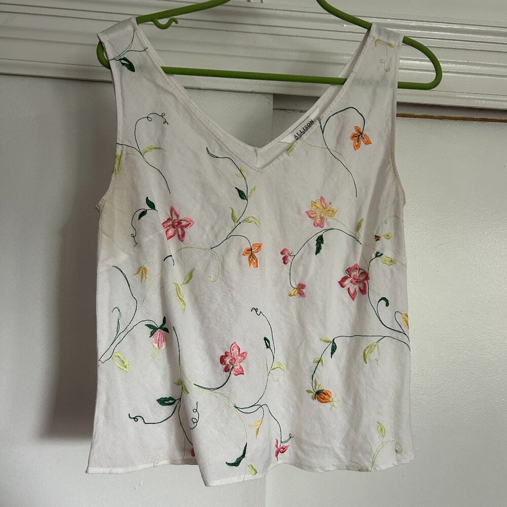 Lovely Vintage White Embroidered Tank Top